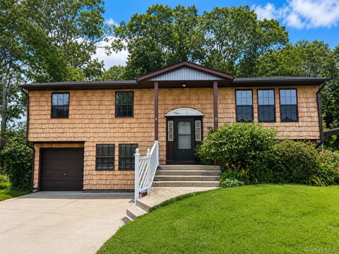 Homes For Rent - 676 Bohemia Parkway<br/> Suffolk County, Sayville, NY 11782