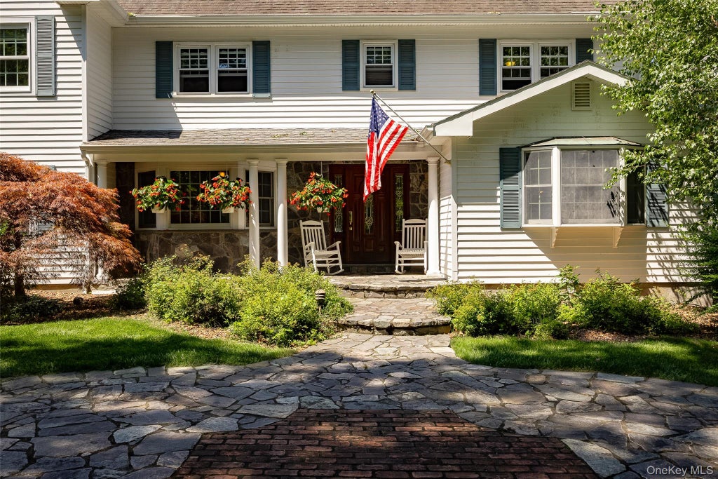 Photo of 18 Innsbruck Boulevard, Hopewell Junction, NY 12533 (MLS # 1049867)