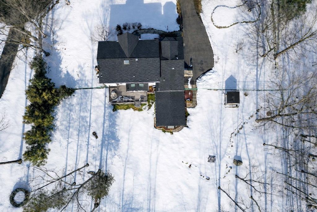 Photo of 3 Danielle Court, Montebello, NY 10901 (MLS # 963117)