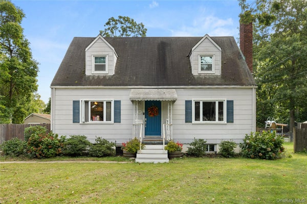 38 MUNCEY RD, BAY SHORE, NY 11706 - Image 7823819632c714af97ffd7ebc2db22be/1773081554