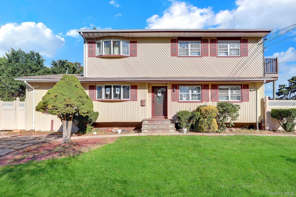 Photo of 247 Delaware Avenue, Bay Shore, NY 11706 (MLS # 1066009)
