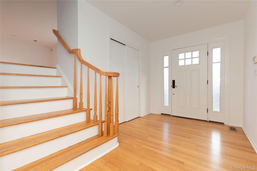 Photo of 14 Theresa Lane, Harrison, NY 10528 (MLS # 942998)