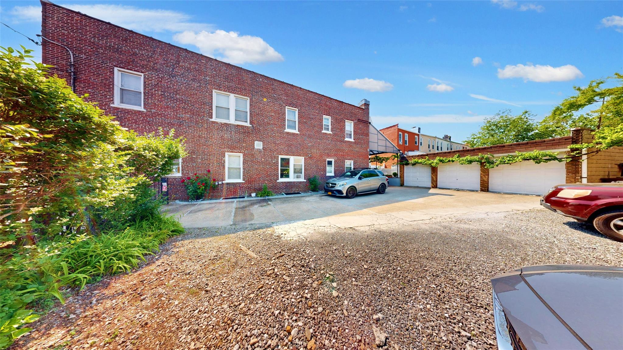 5368 Metropolitan Avenue