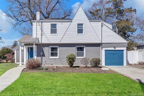 Homes For Sale - 154 California Avenue<br/> Freeport, NY 11520