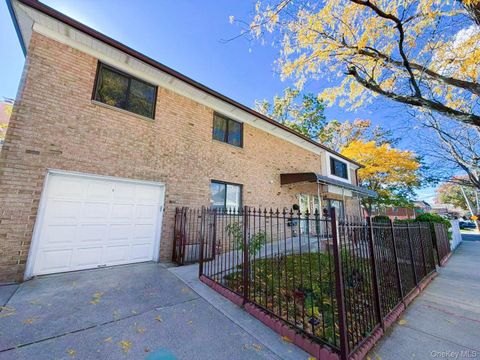 Photo of 157-14 20TH Road, Whitestone, NY 11357 (MLS # 968488)