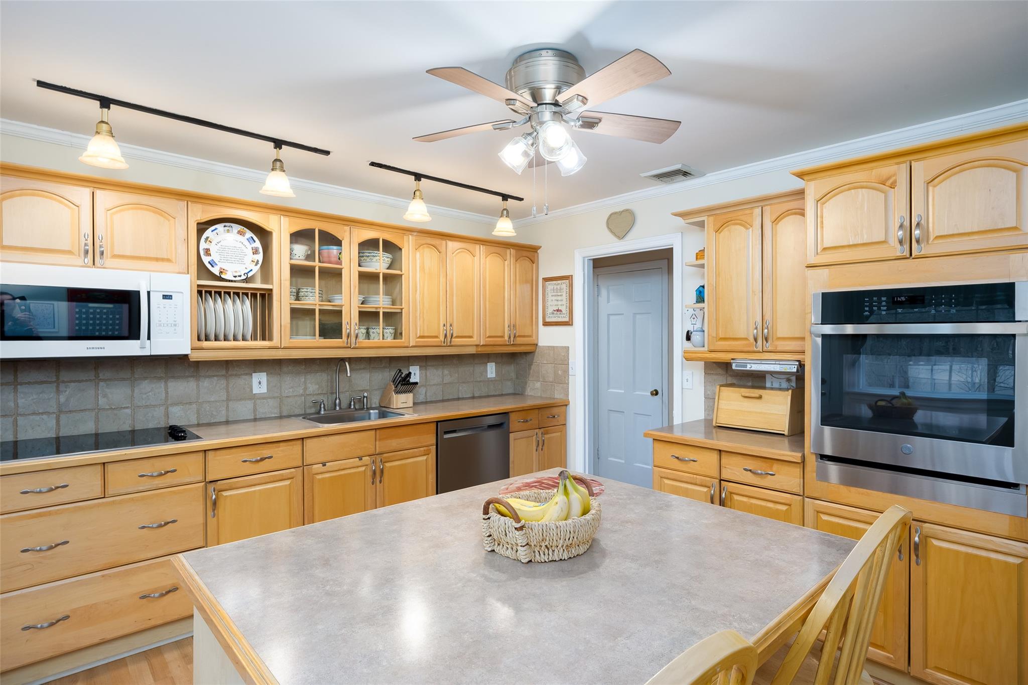 9 Mount Grey Road, Stony Brook, New York image 13
