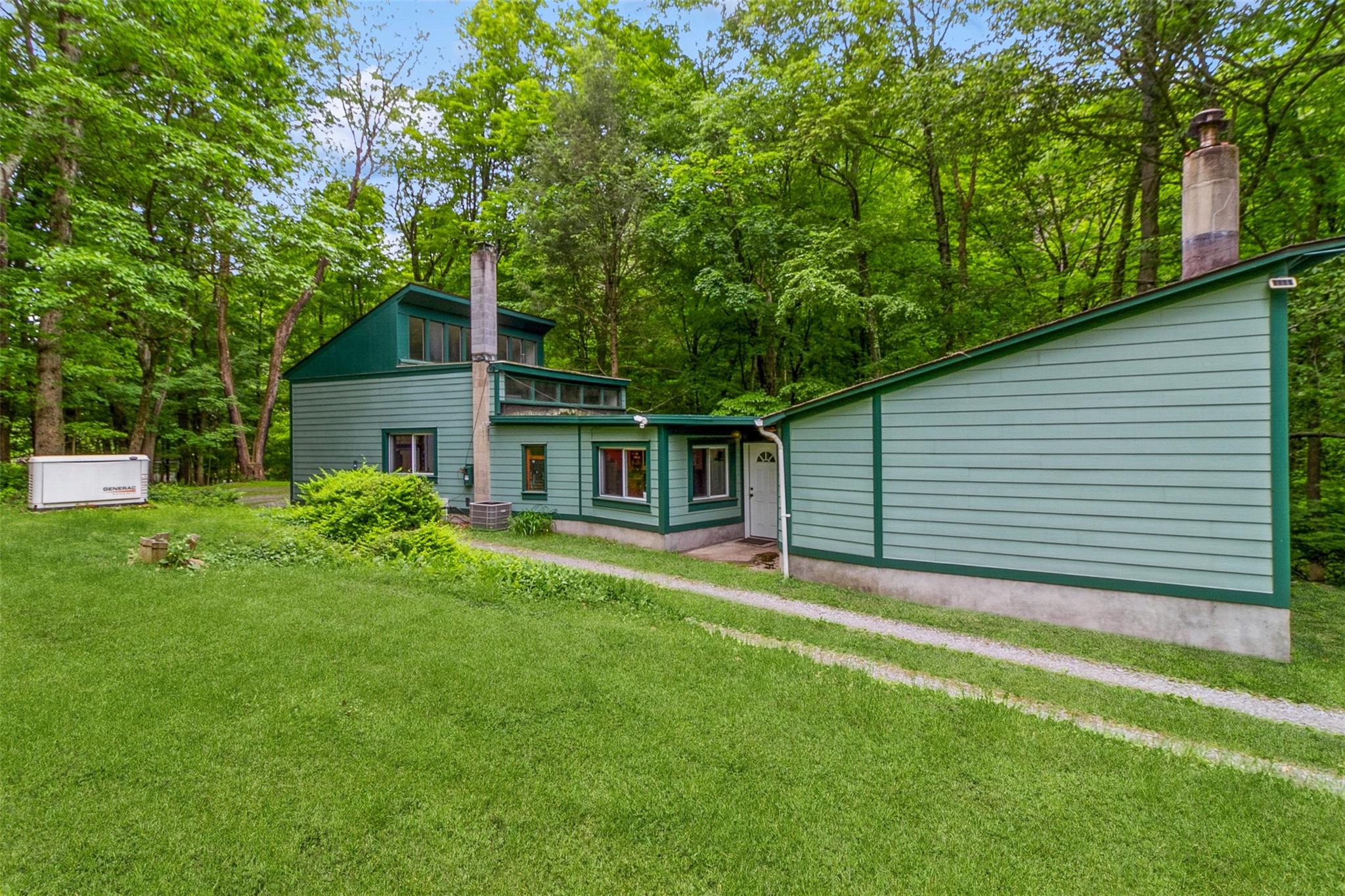 13 Hilldale Avenue, Somers, New York image 1