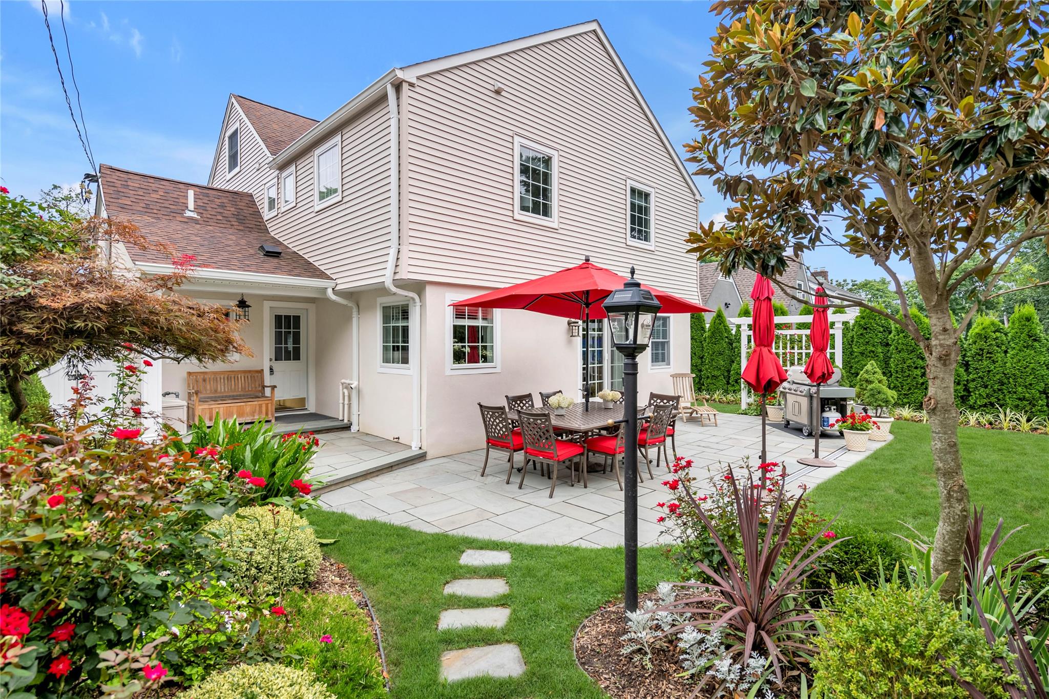9 Robin Road, Manhasset, New York image 23