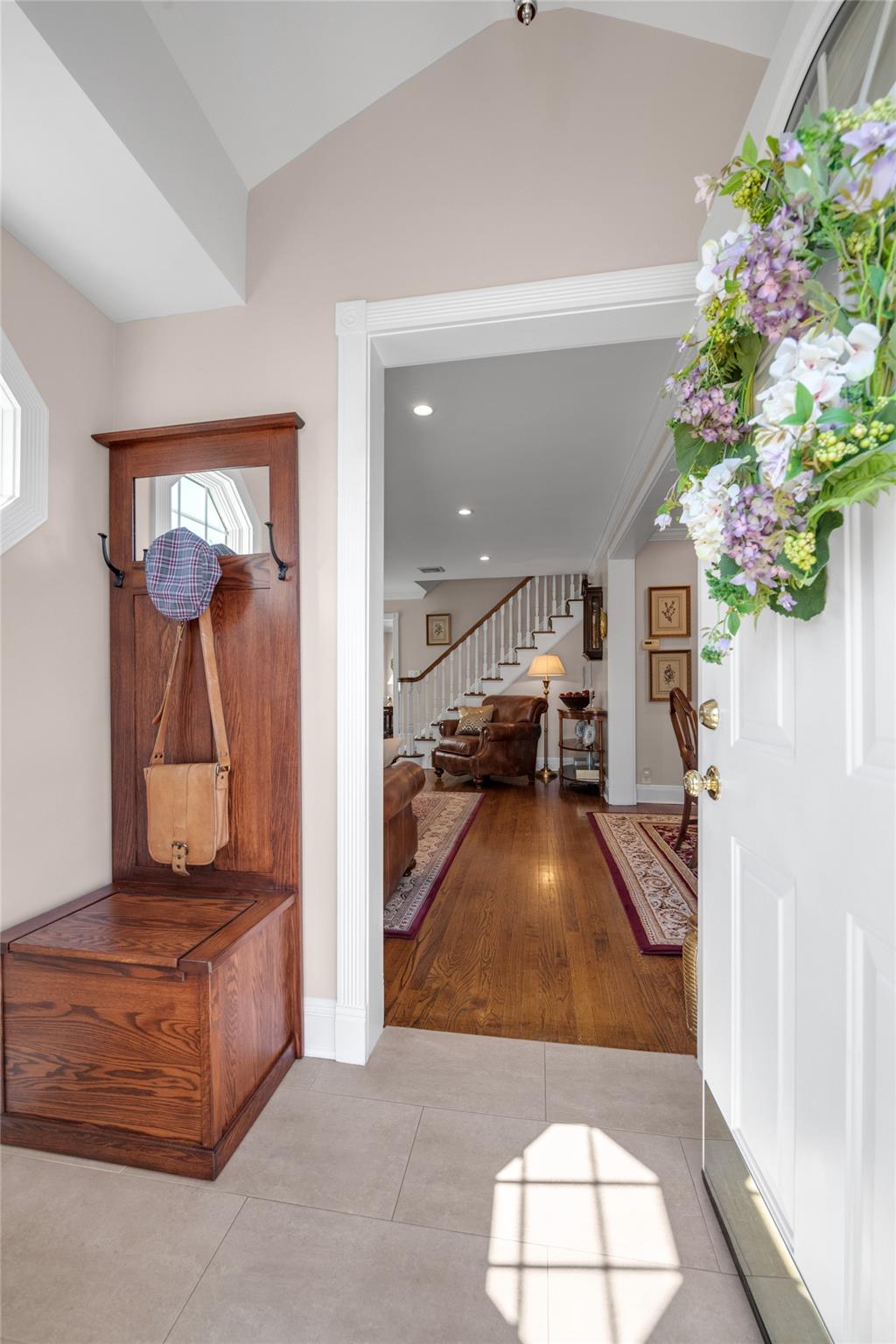 9 Robin Road, Manhasset, New York image 2