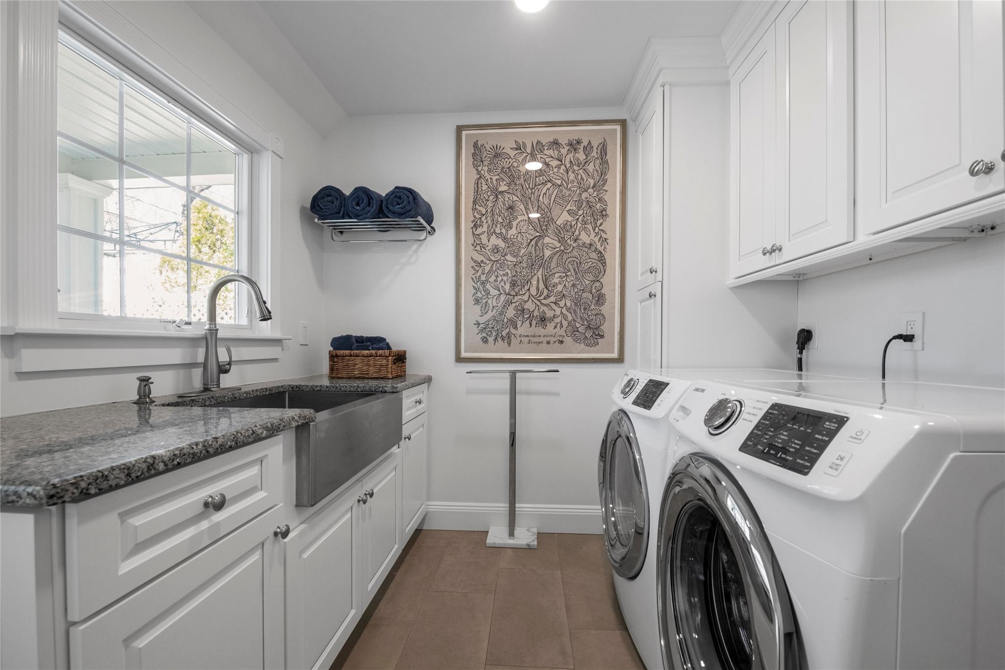 9 Robin Road, Manhasset, New York image 21