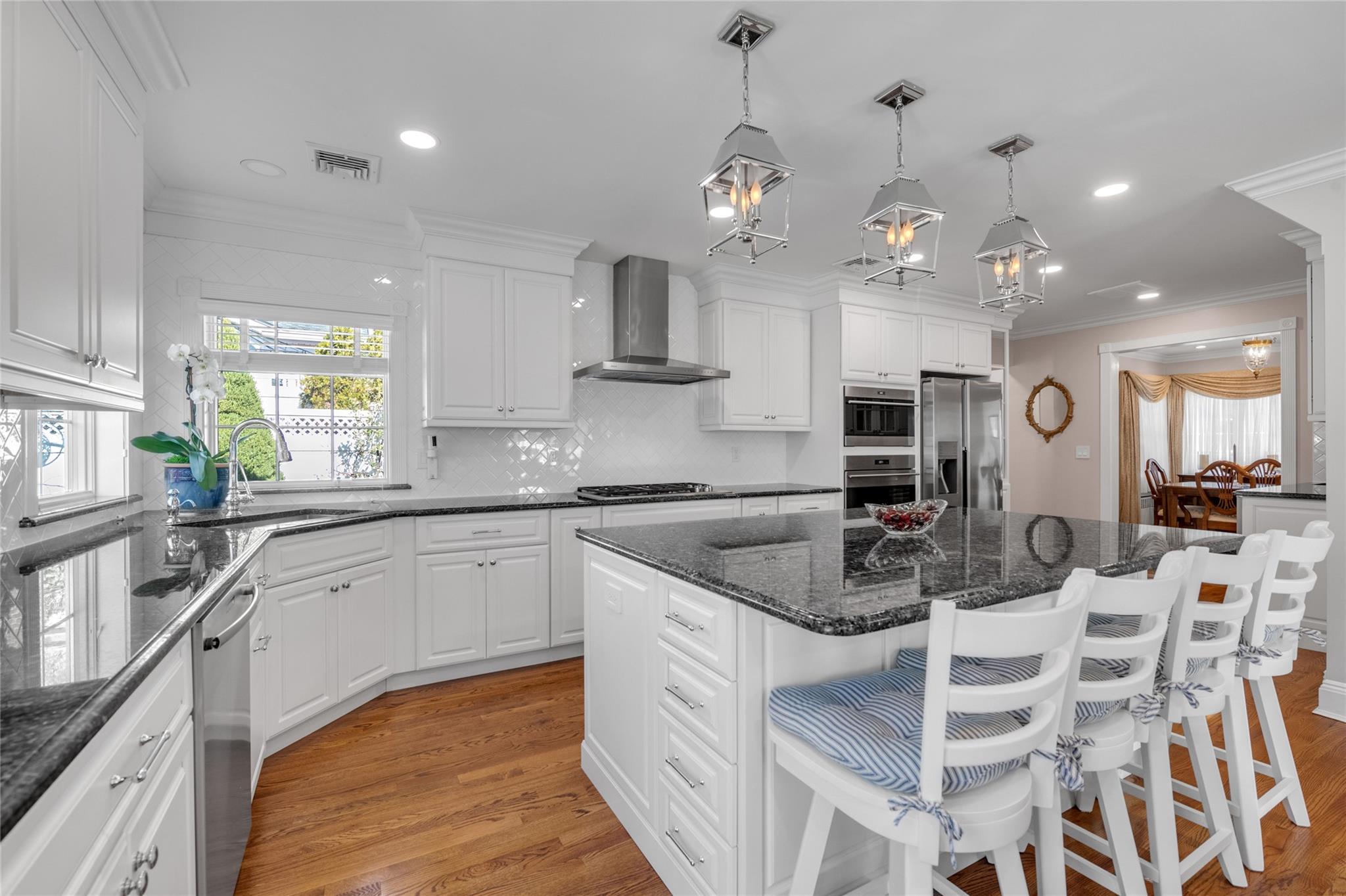 9 Robin Road, Manhasset, New York image 7