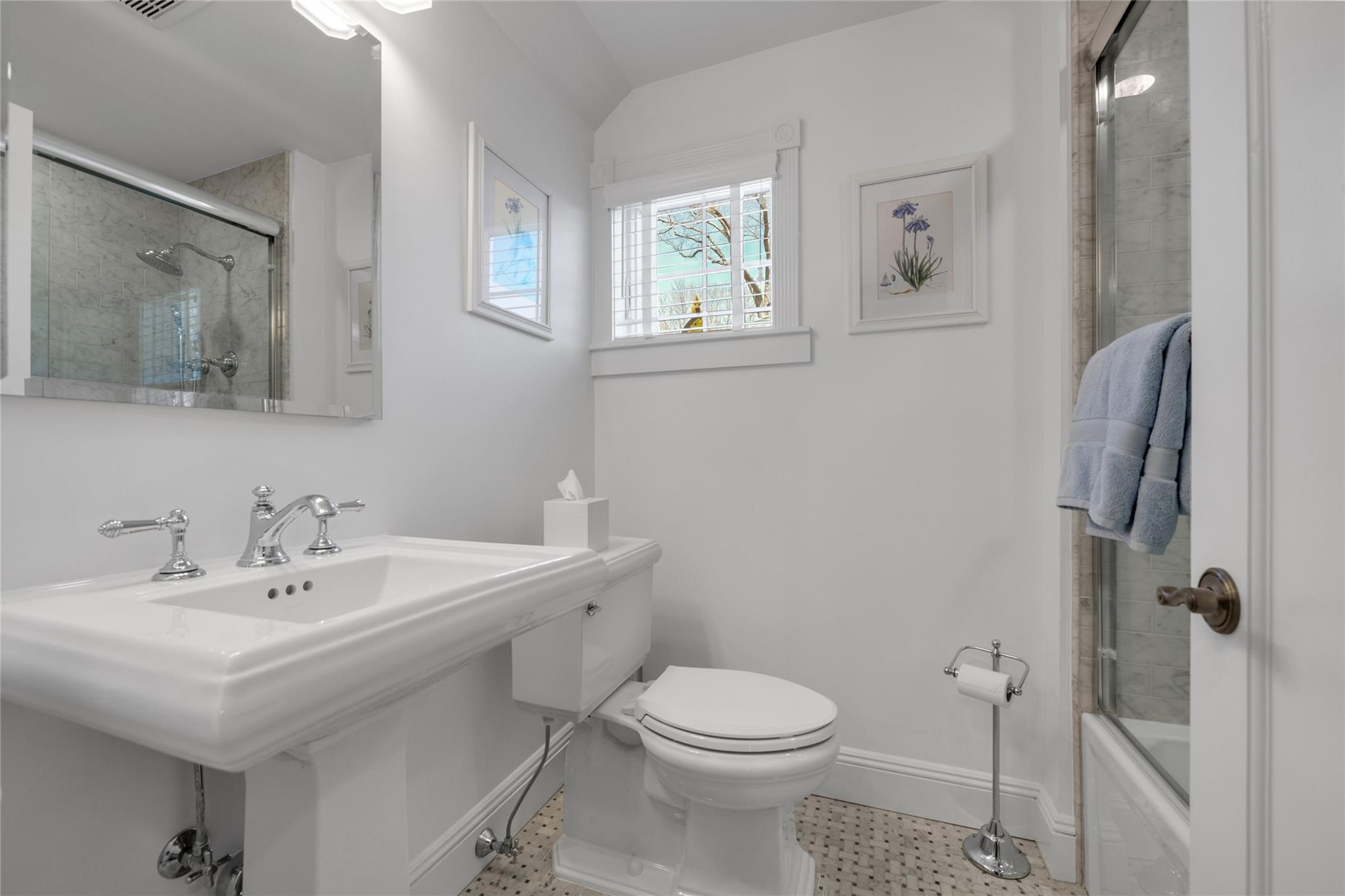 9 Robin Road, Manhasset, New York image 19