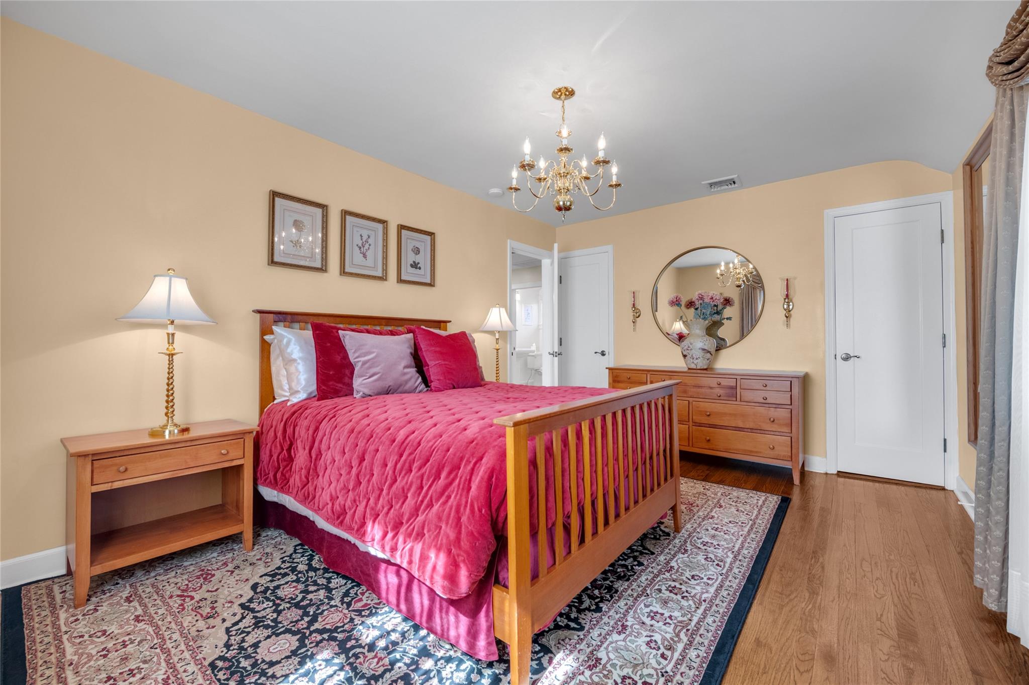 9 Robin Road, Manhasset, New York image 15