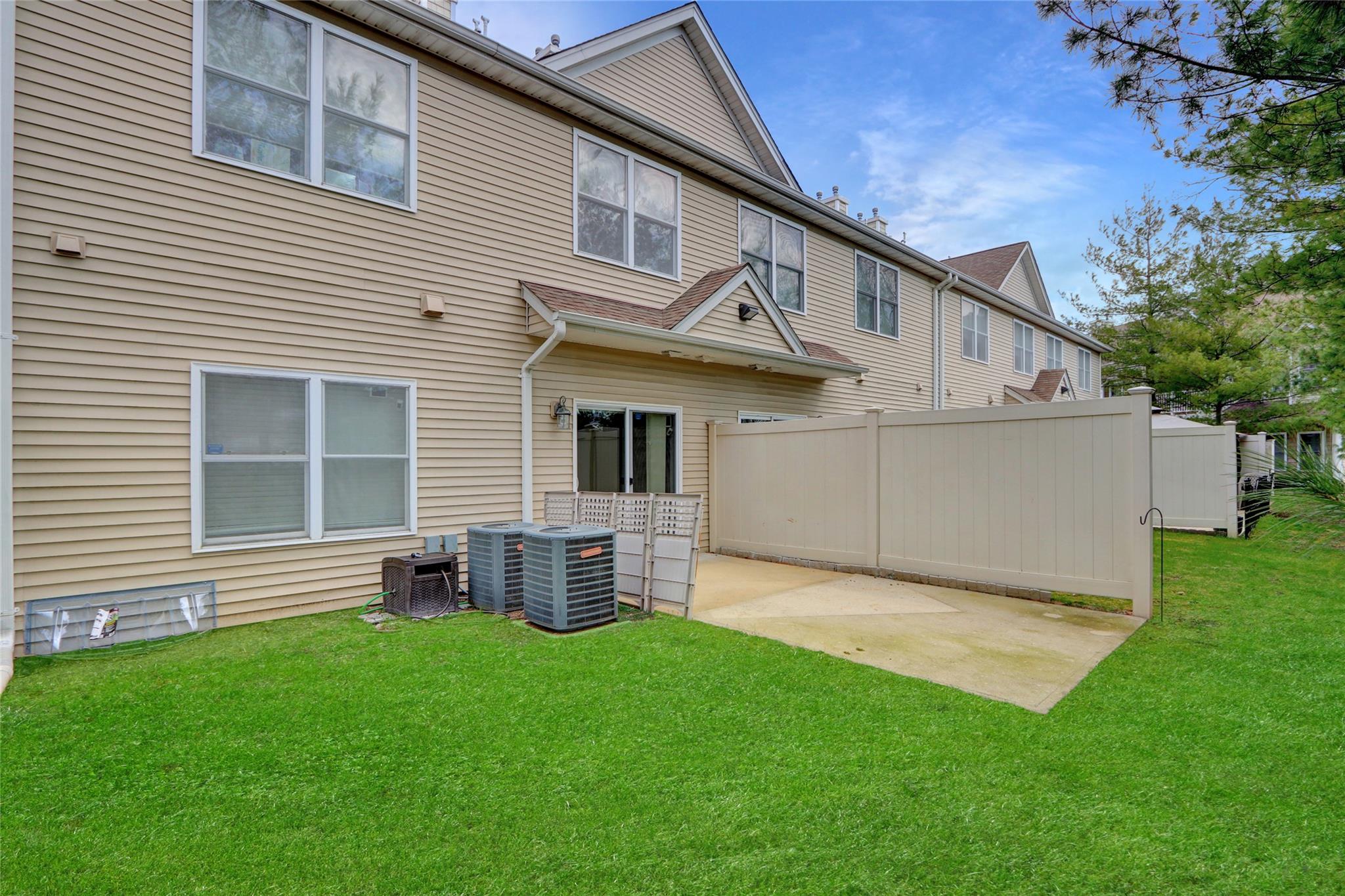 19 Della Drive #19, West Babylon, New York image 22