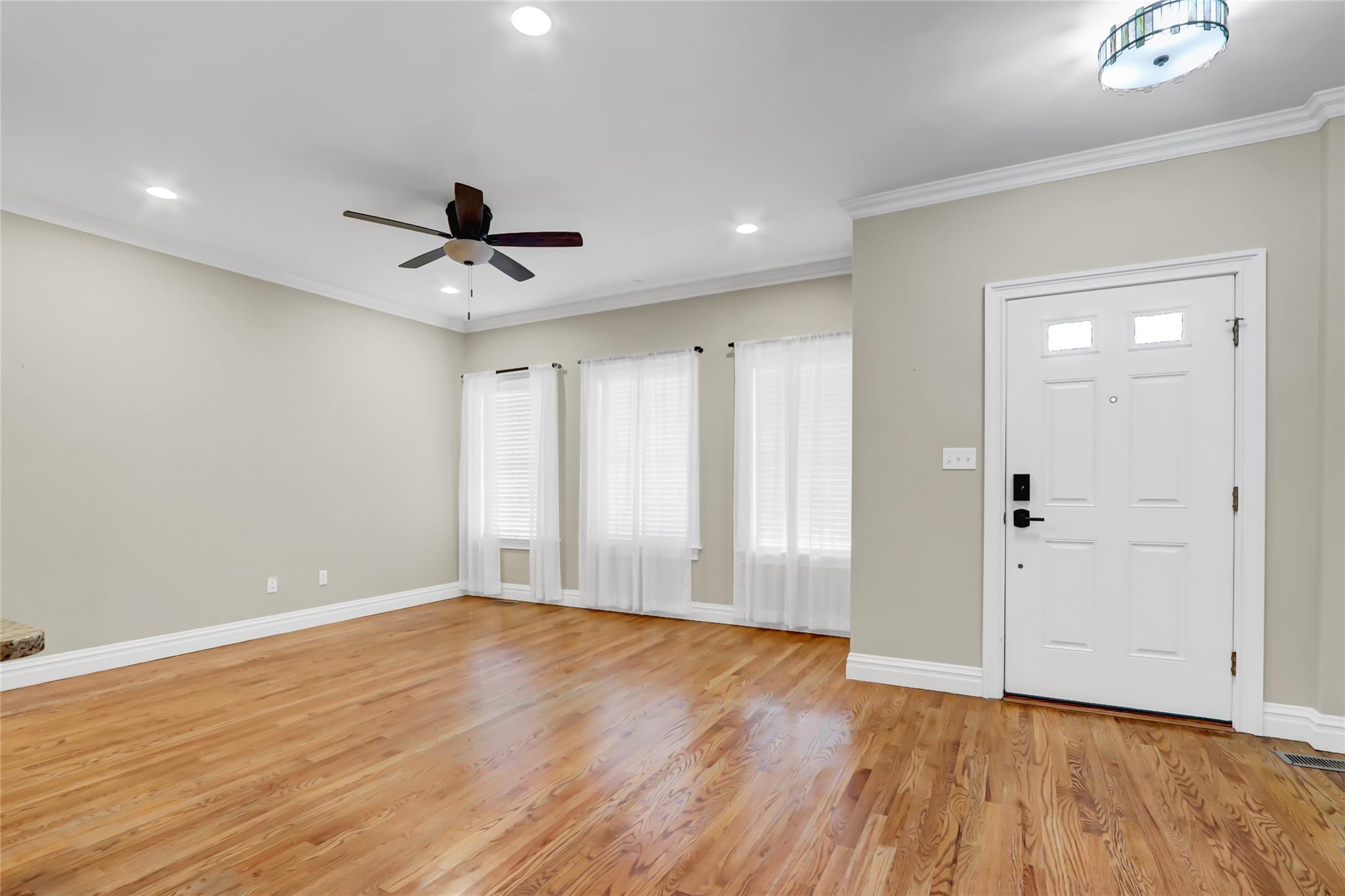 19 Della Drive #19, West Babylon, New York image 5