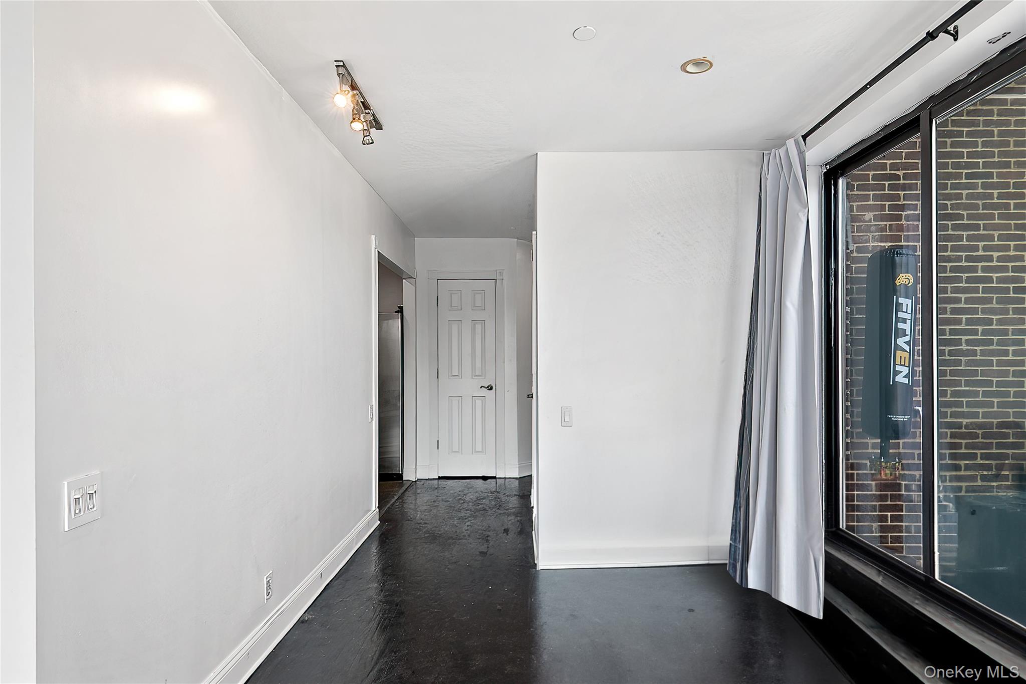 23 Water Grant Street 8E