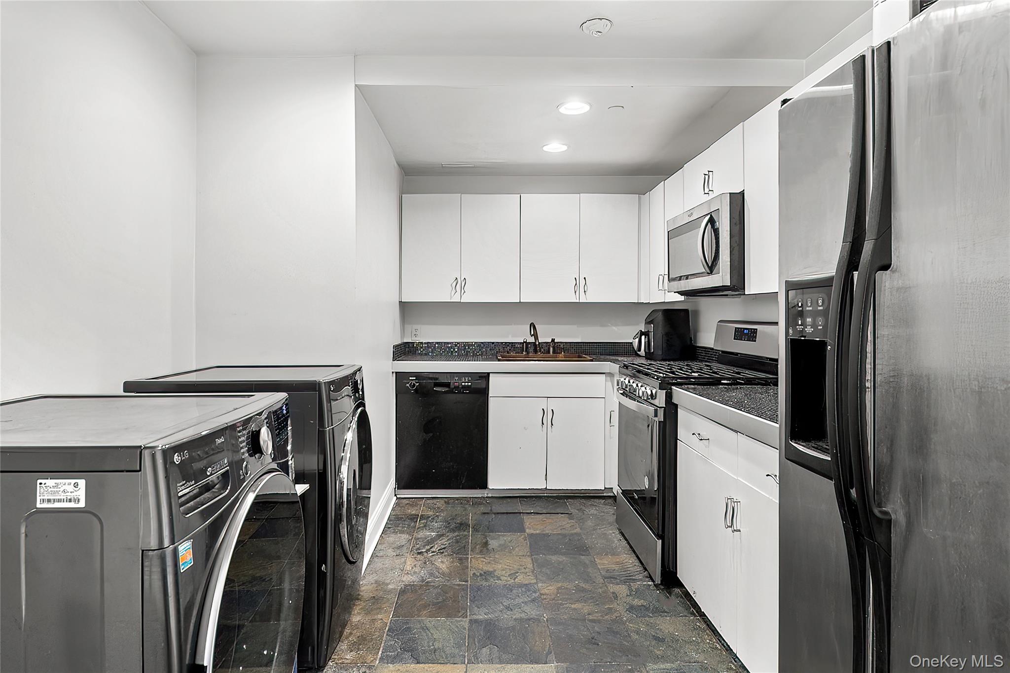 23 Water Grant Street 8E