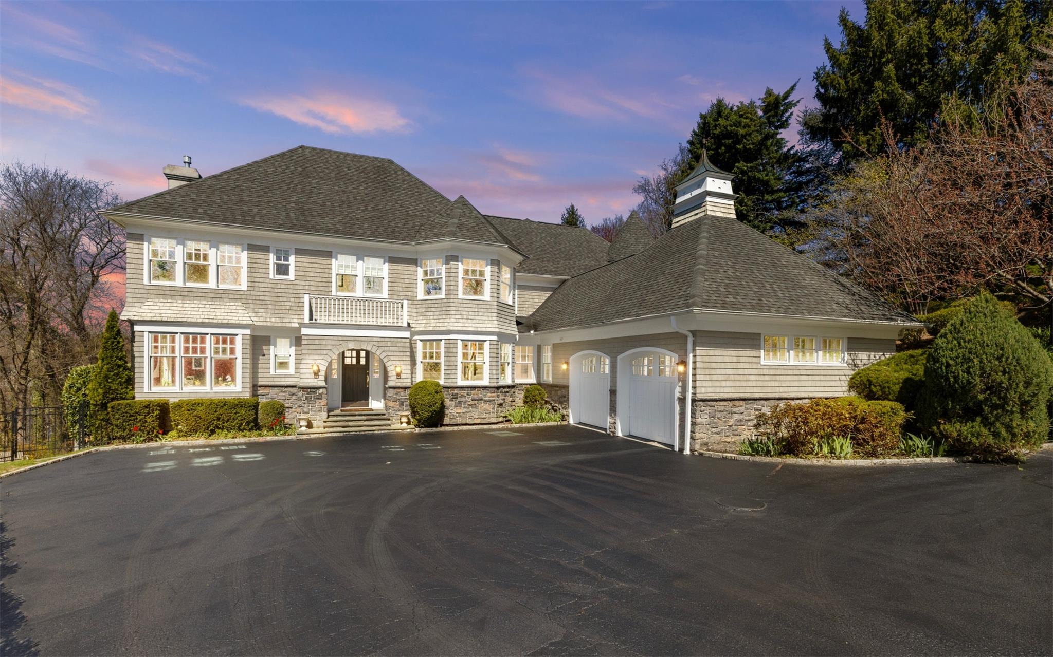 164 Colonial Parkway, Manhasset, New York image 3