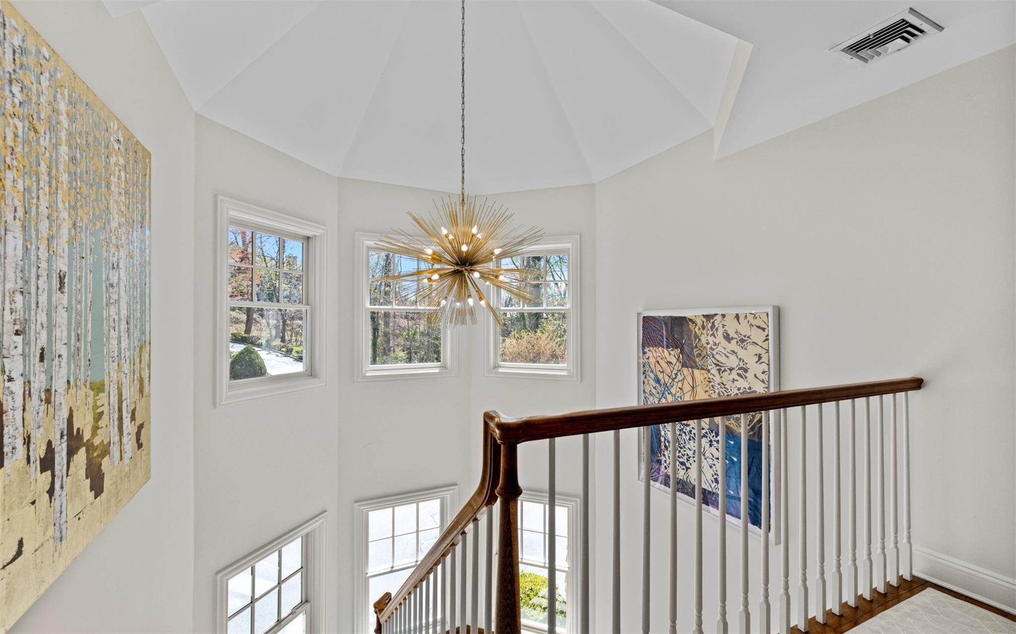 164 Colonial Parkway, Manhasset, New York image 21