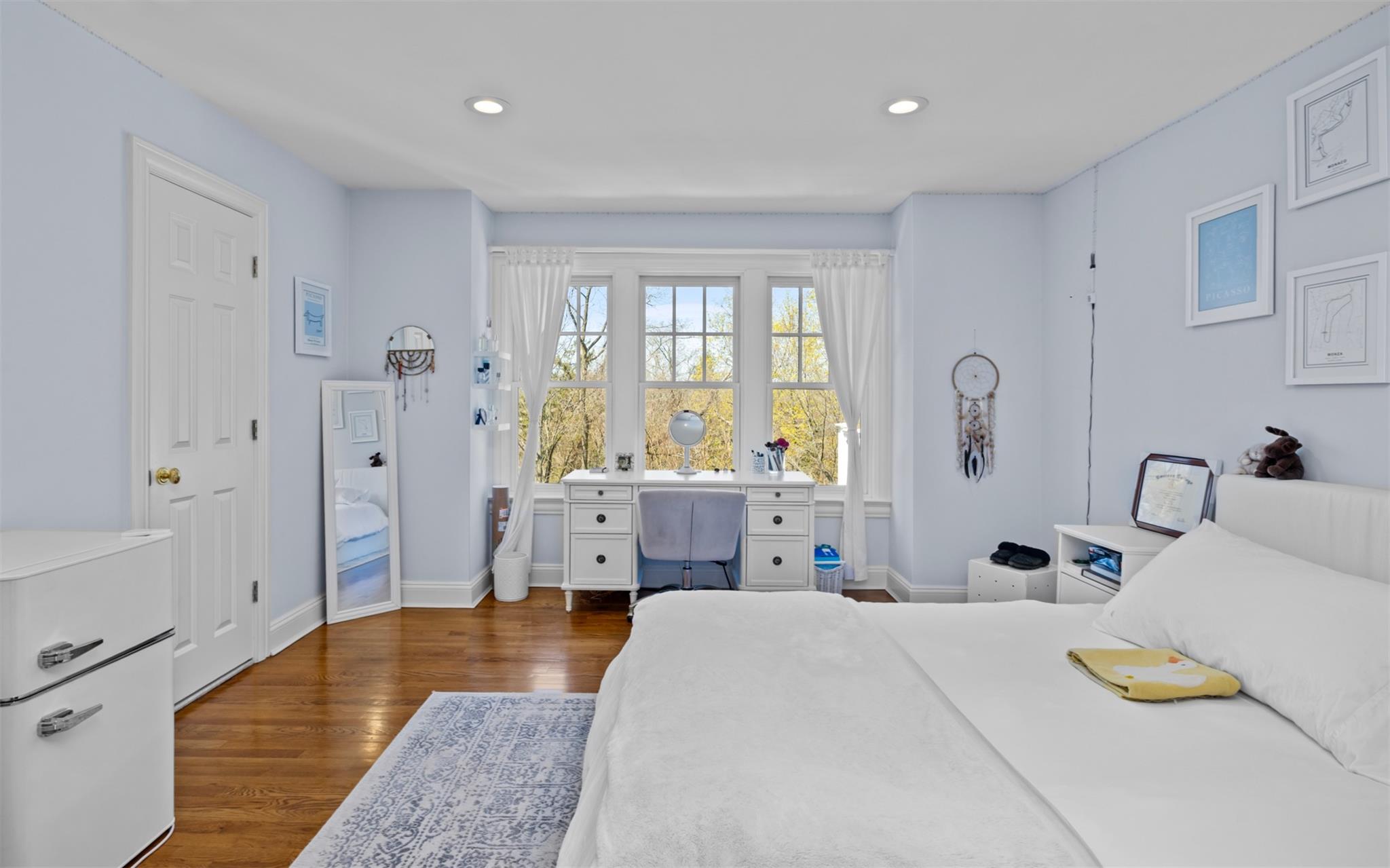 164 Colonial Parkway, Manhasset, New York image 32