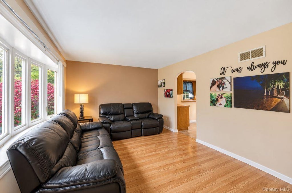 Photo of 5 Quaker Hill Drive, Hyde Park, NY 12538 (MLS # 1060204)
