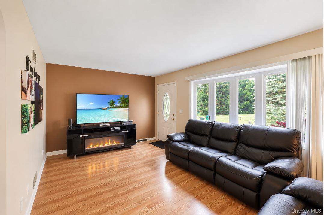 5 Quaker Hill Drive