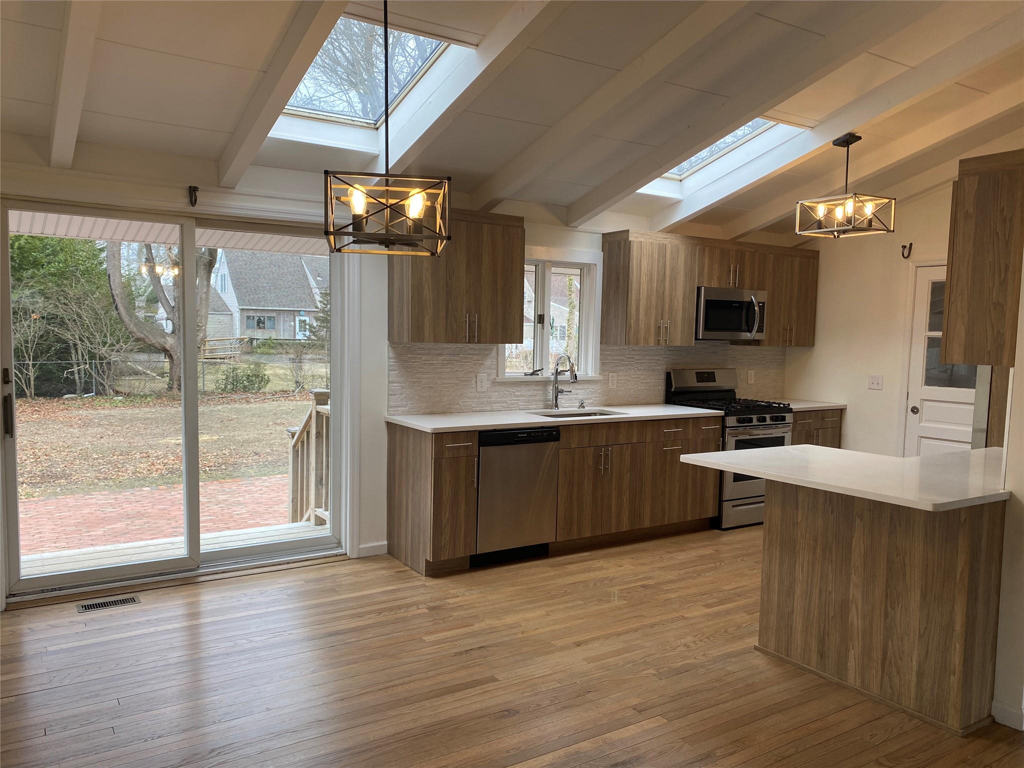 58 N Howells Point Road, Bellport Village, New York image 3