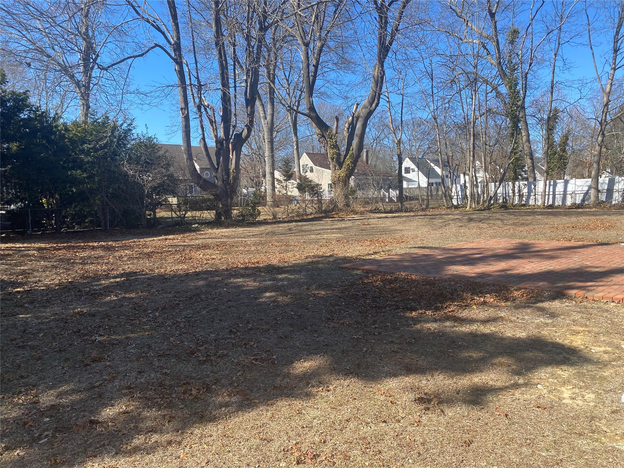 58 N Howells Point Road, Bellport Village, New York image 12