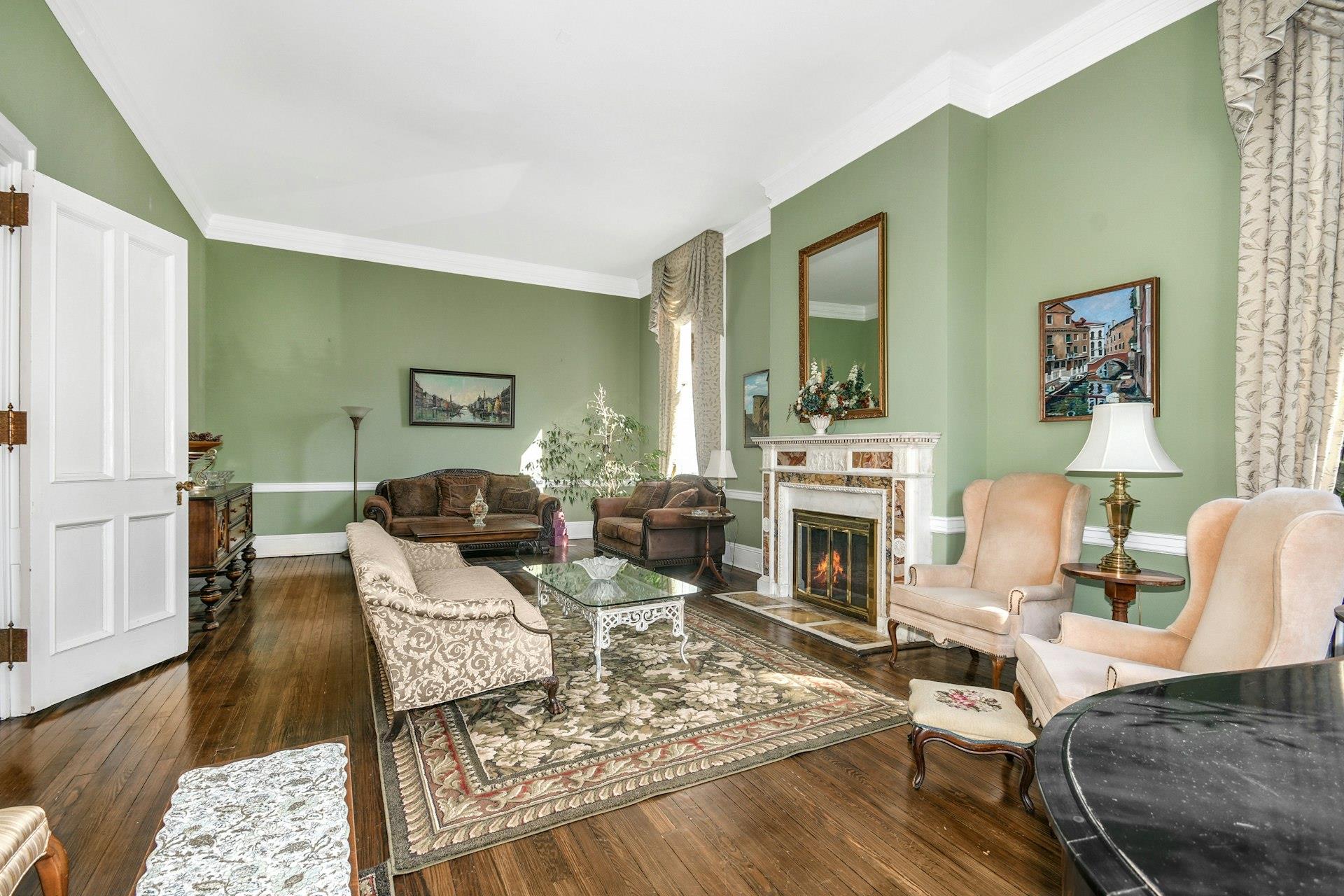 22 N Suellen Road, Islip, New York image 10