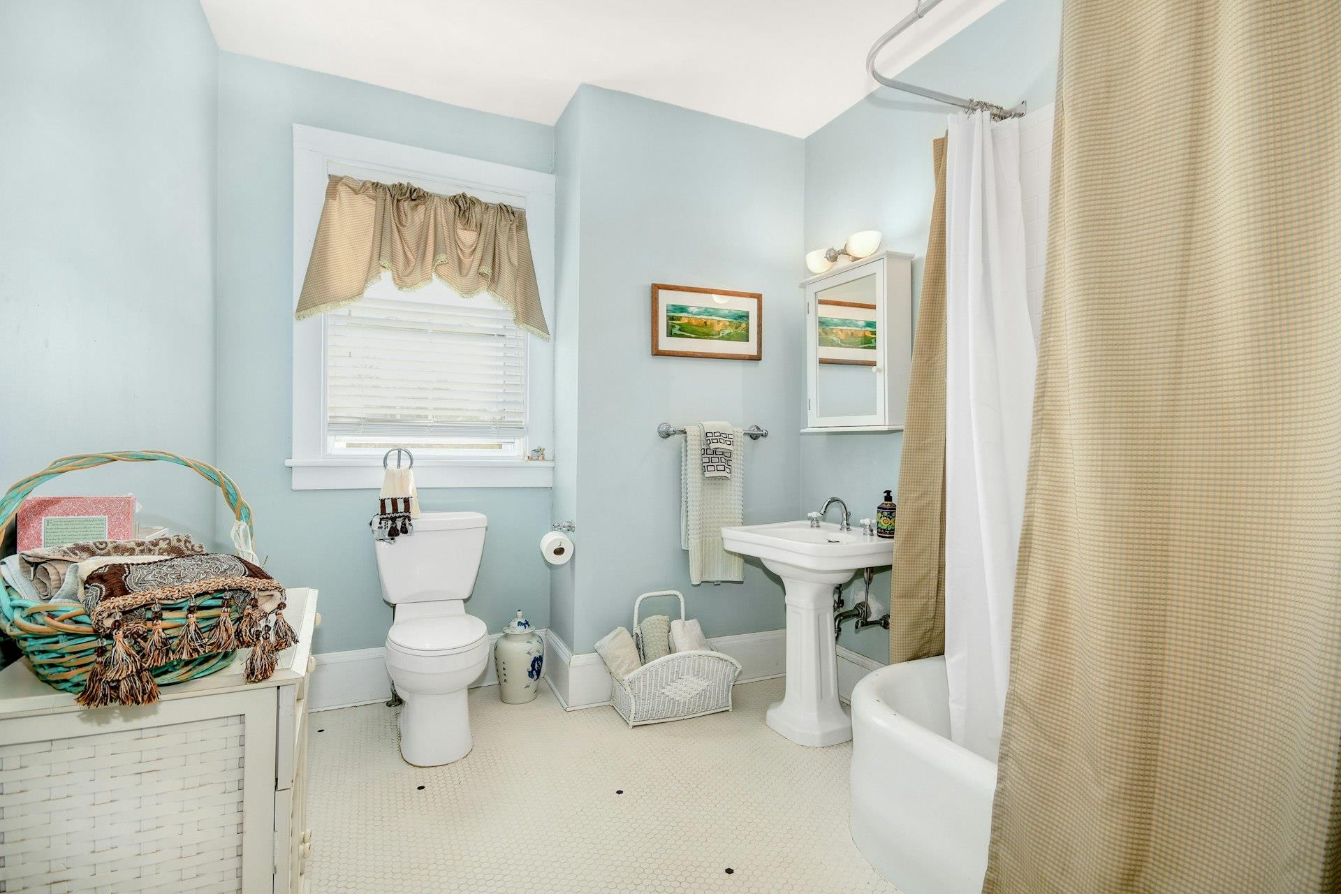 22 N Suellen Road, Islip, New York image 31