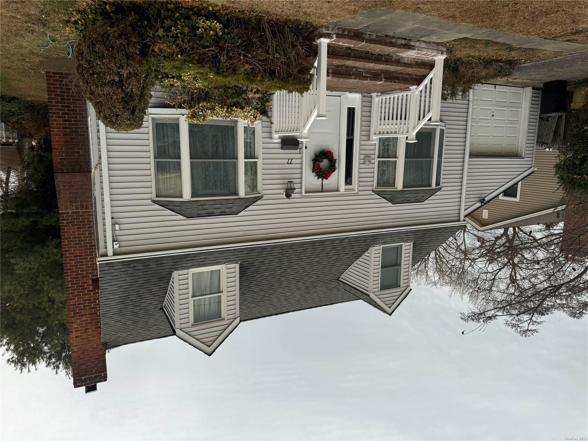 77 Floyd Place, East Norwich, New York image 1
