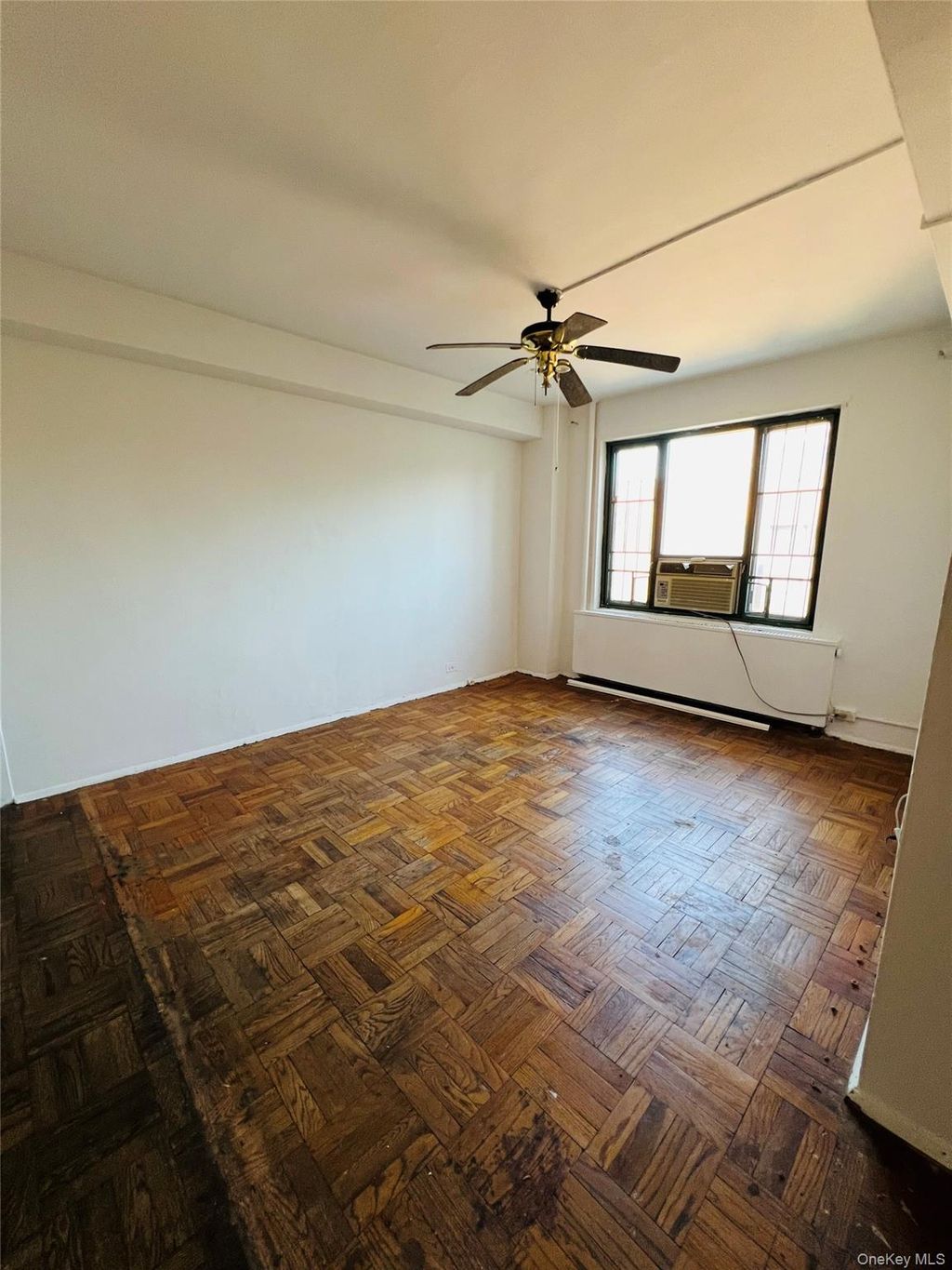 Photo of 44 Metropolitan Oval #7C, Bronx, NY 10462 (MLS # 1007553)