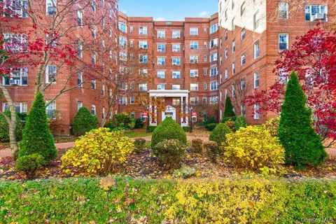 Photo of 76-36 113rd Street St #2M, Forest Hills, NY 11375 (MLS # 939696)