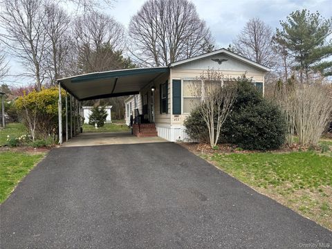 Homes For Sale - 45B Witt Lane #45B<br/> Aquebogue, NY 11931