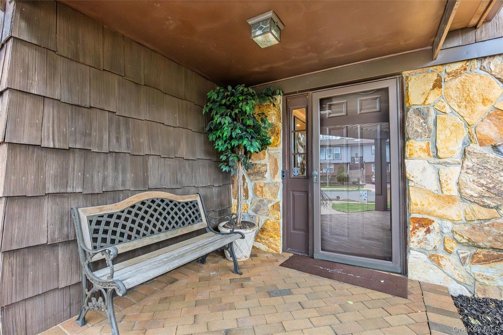 Photo of 19 Jacob Road, Plainview, NY 11803 (MLS # 987306)