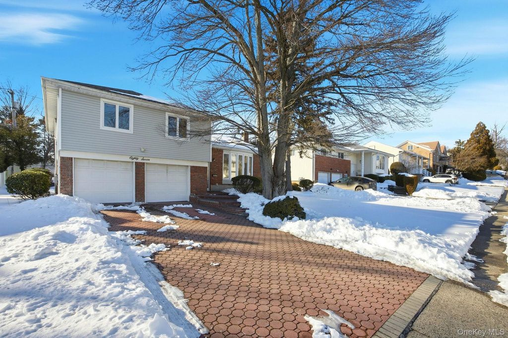 Photo of 87 Executive Drive, New Hyde Park, NY 11040 (MLS # 958741)