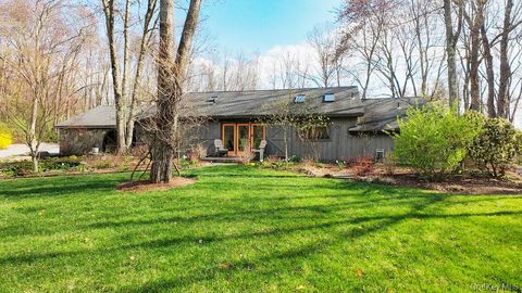 Photo of 10 Denim Drive, Wappingers Falls, NY 12590 (MLS # 987589)