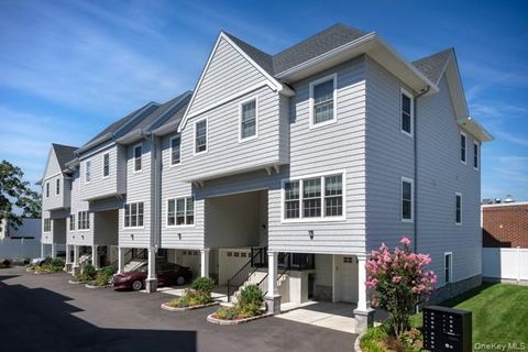 Photo of 1 Wallace Court #5, Valley Stream, NY 11580 (MLS # 1029875)
