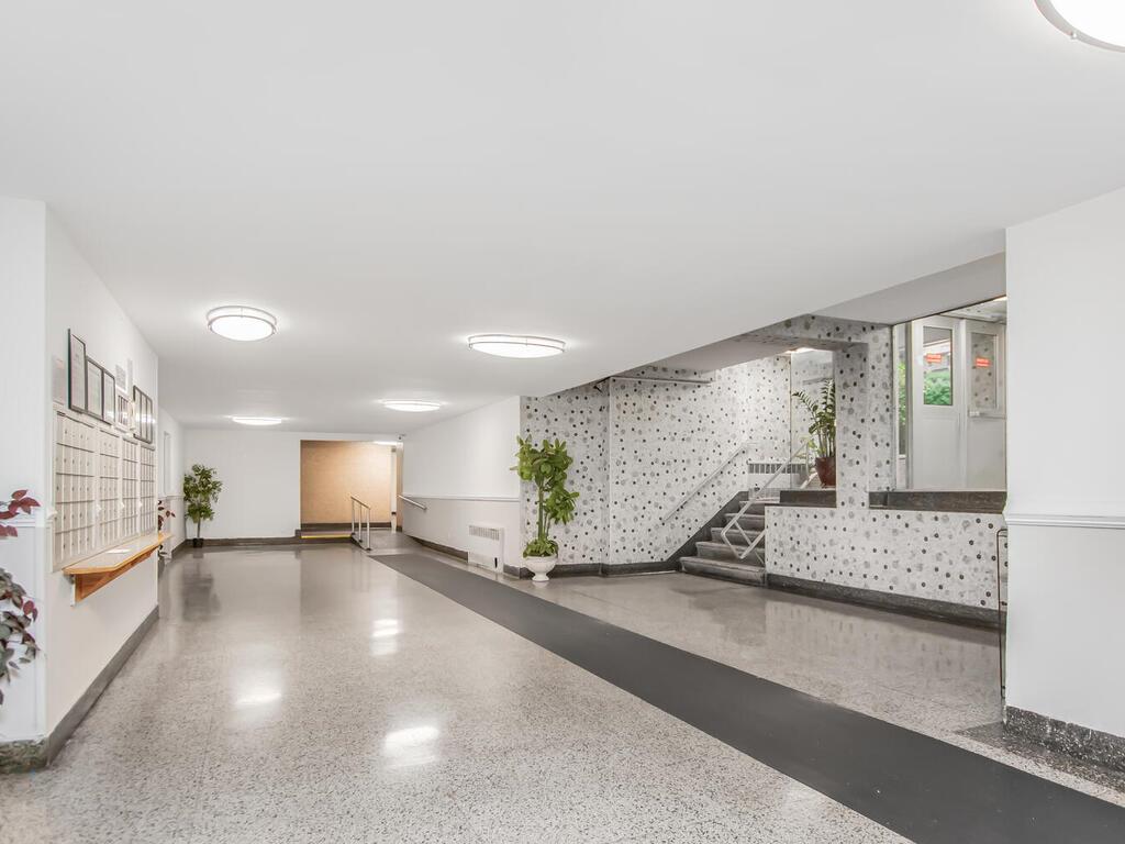 1425 Thieriot Avenue 2J