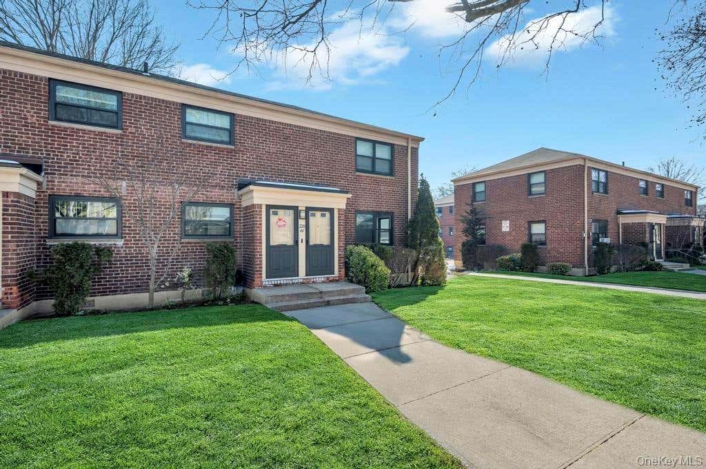 Photo of 220-44 73rd Avenue Ave #26A1, Oakland Gardens, NY 11364 (MLS # 1041344)