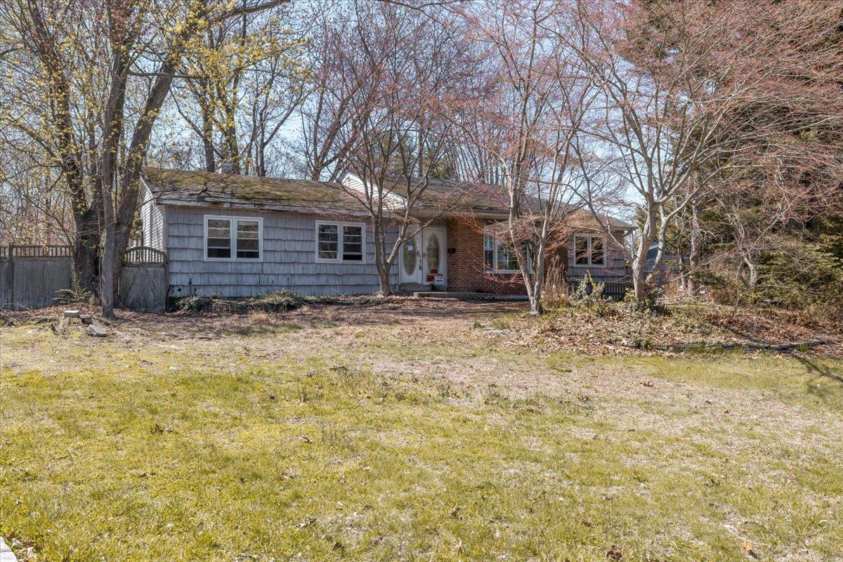 21 Colby Drive, Kings Park, New York image 1