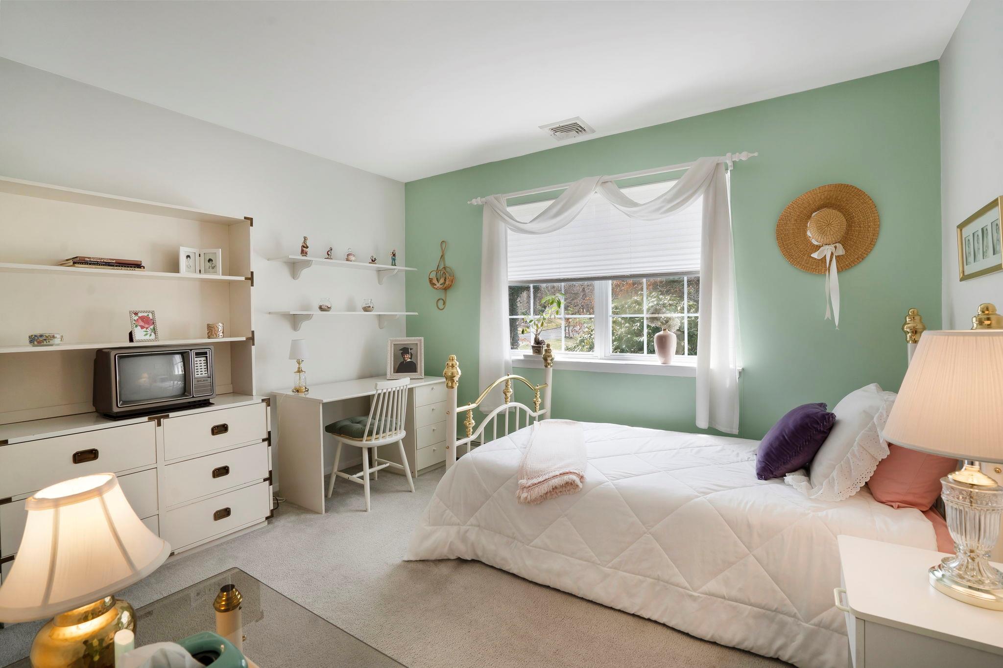 7 N Gateway Lane, Manorville, New York image 27