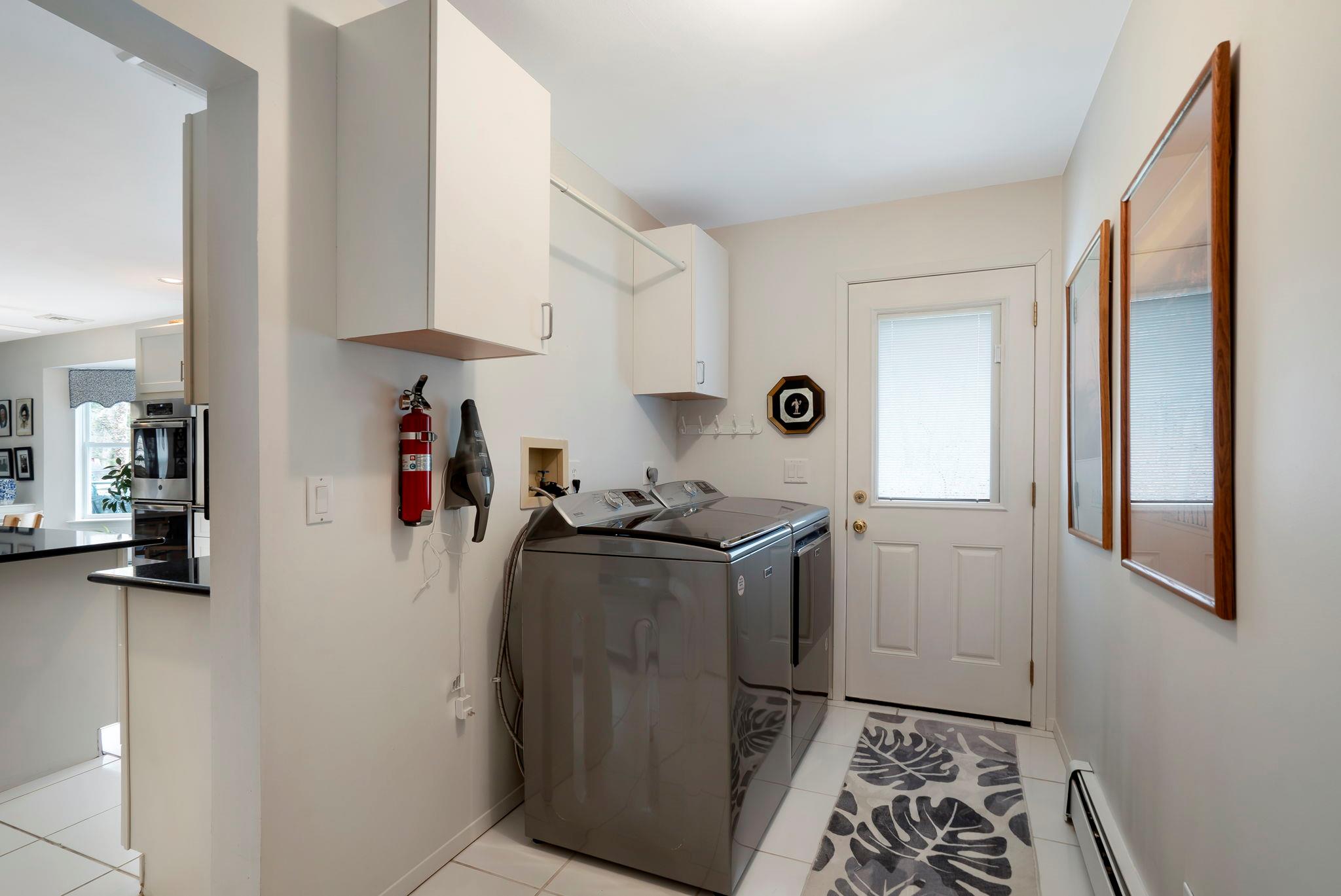 7 N Gateway Lane, Manorville, New York image 16