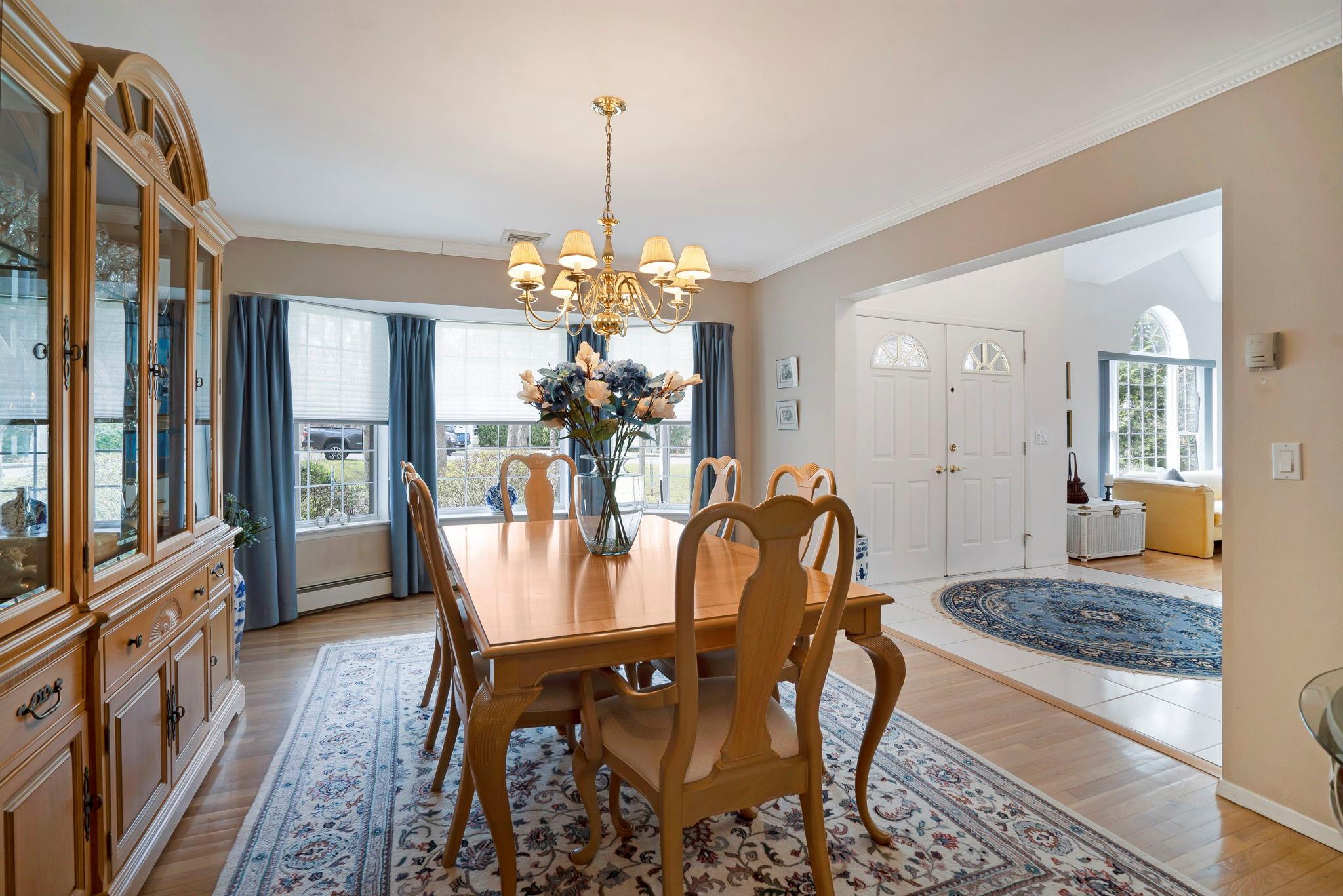 7 N Gateway Lane, Manorville, New York image 8