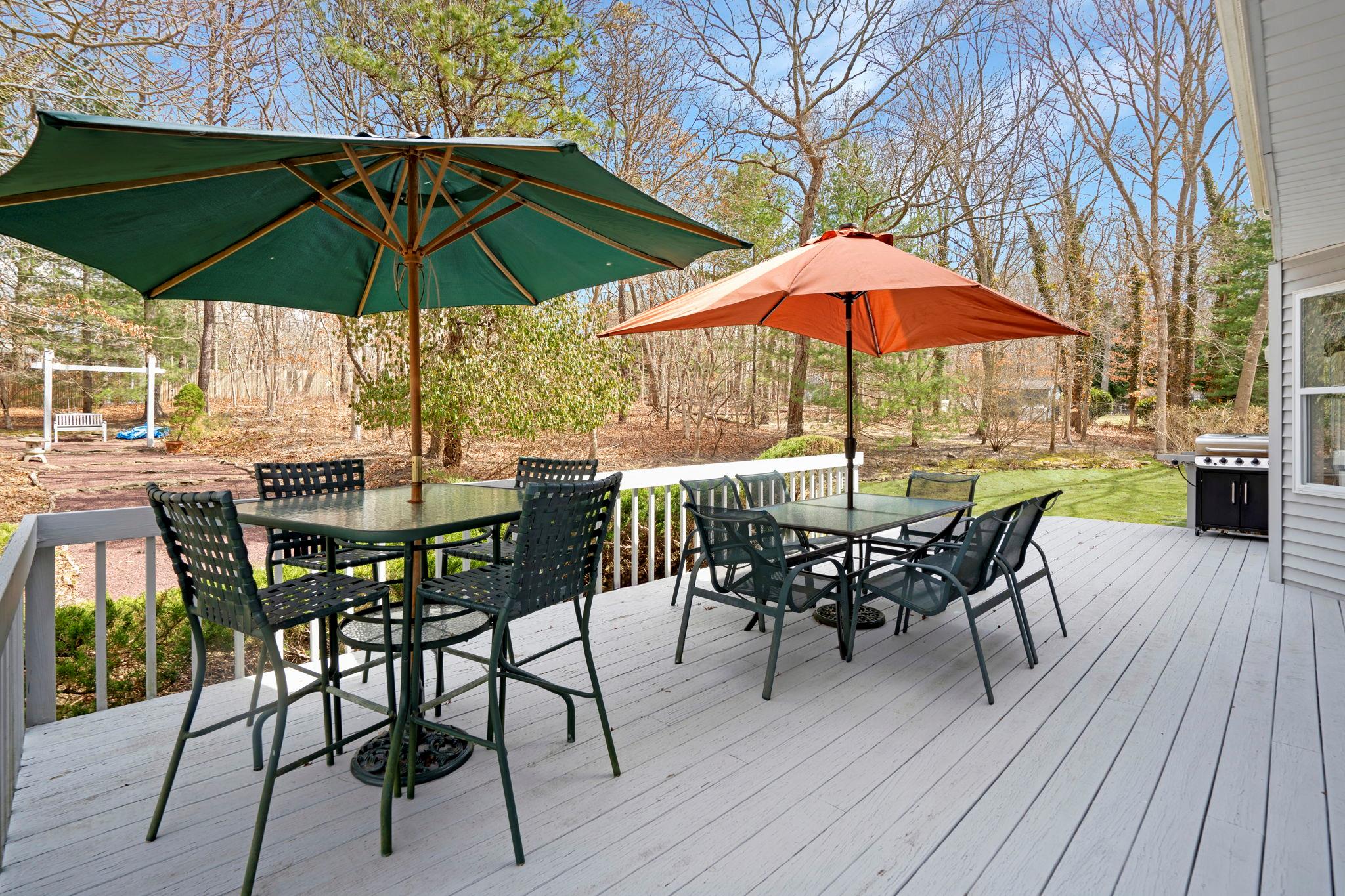7 N Gateway Lane, Manorville, New York image 28