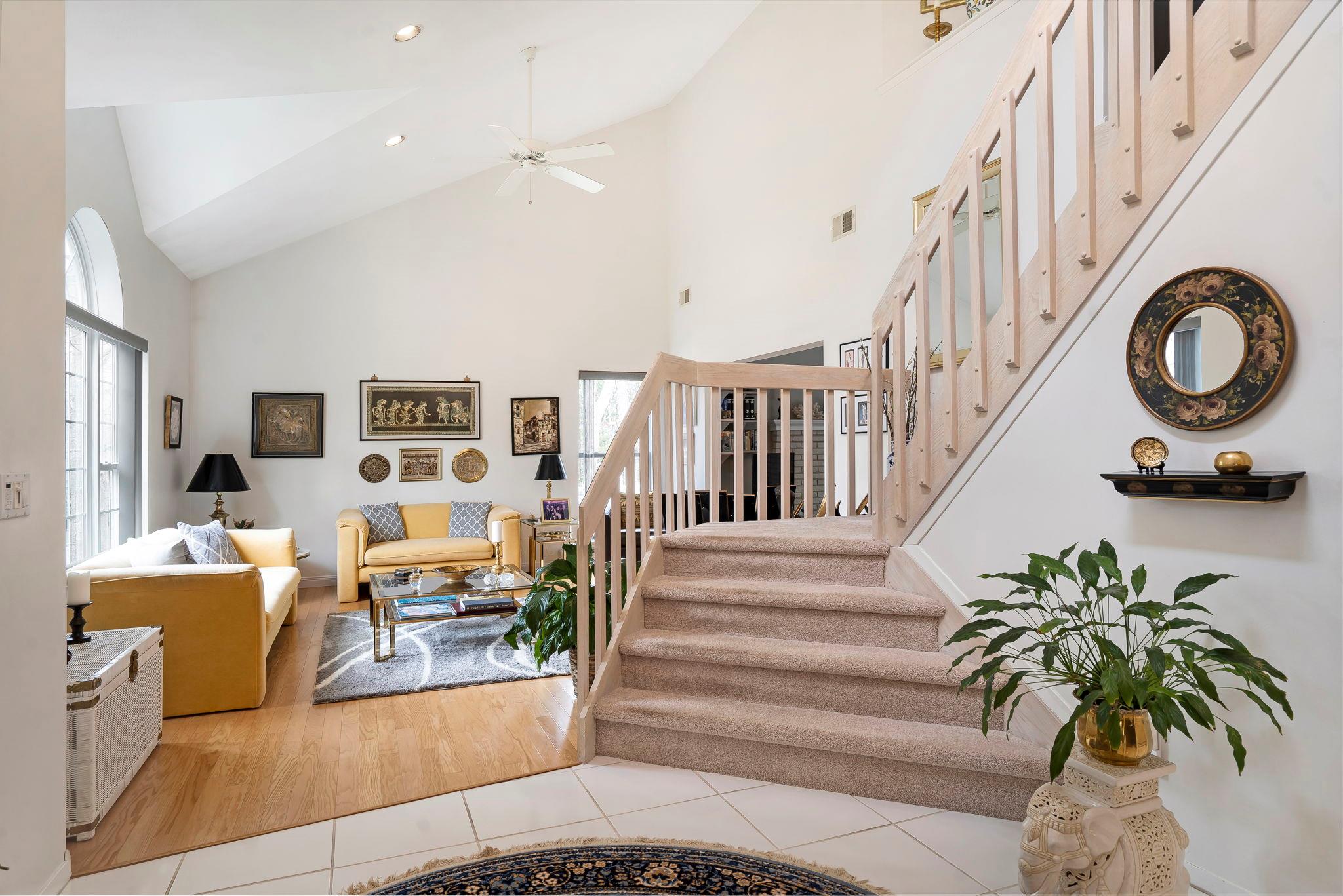 7 N Gateway Lane, Manorville, New York image 4