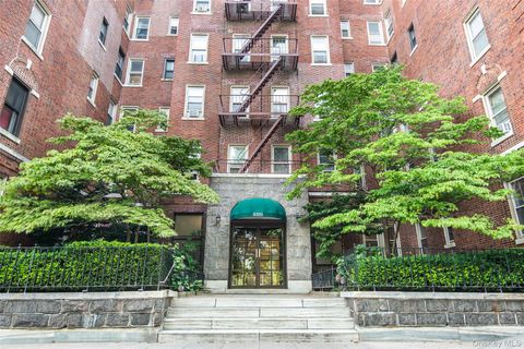 Homes For Sale - 3321 Bruckner Boulevard #4A<br/> Bronx, NY 10461