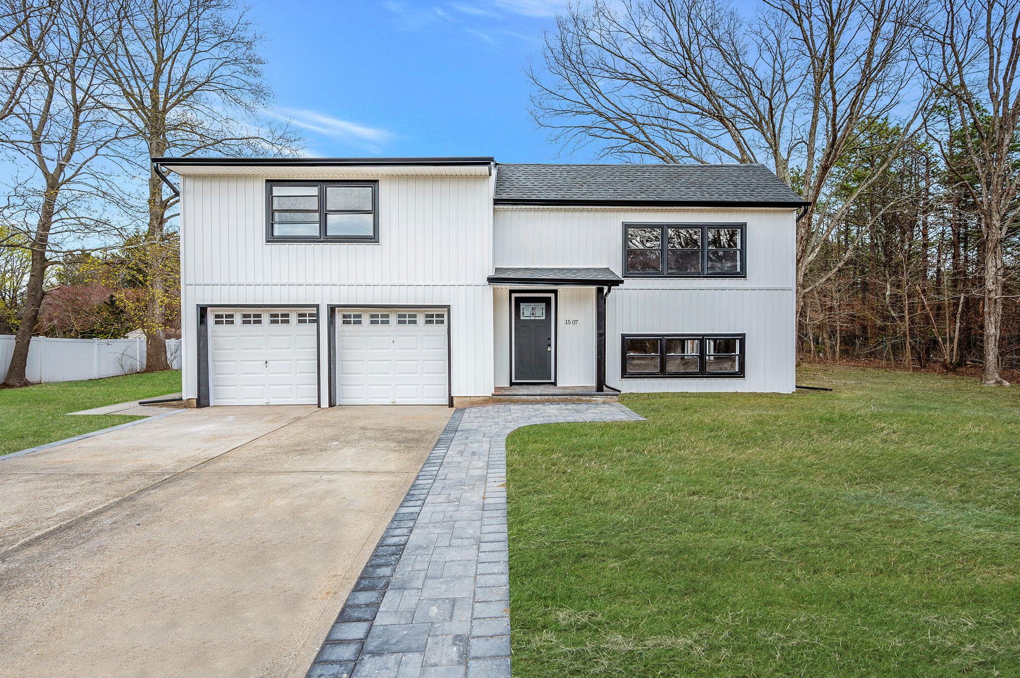 1507 Lincoln Avenue, Bohemia, New York image 1