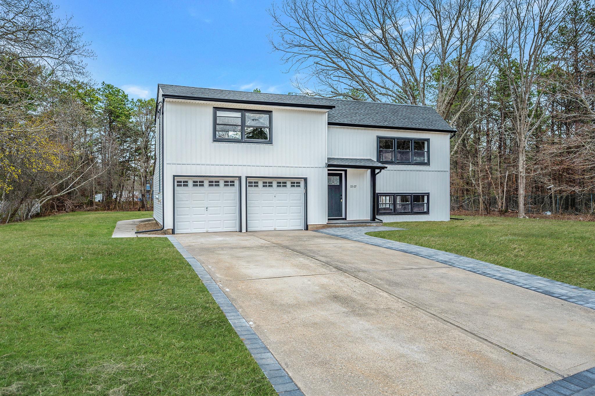 1507 Lincoln Avenue, Bohemia, New York image 2