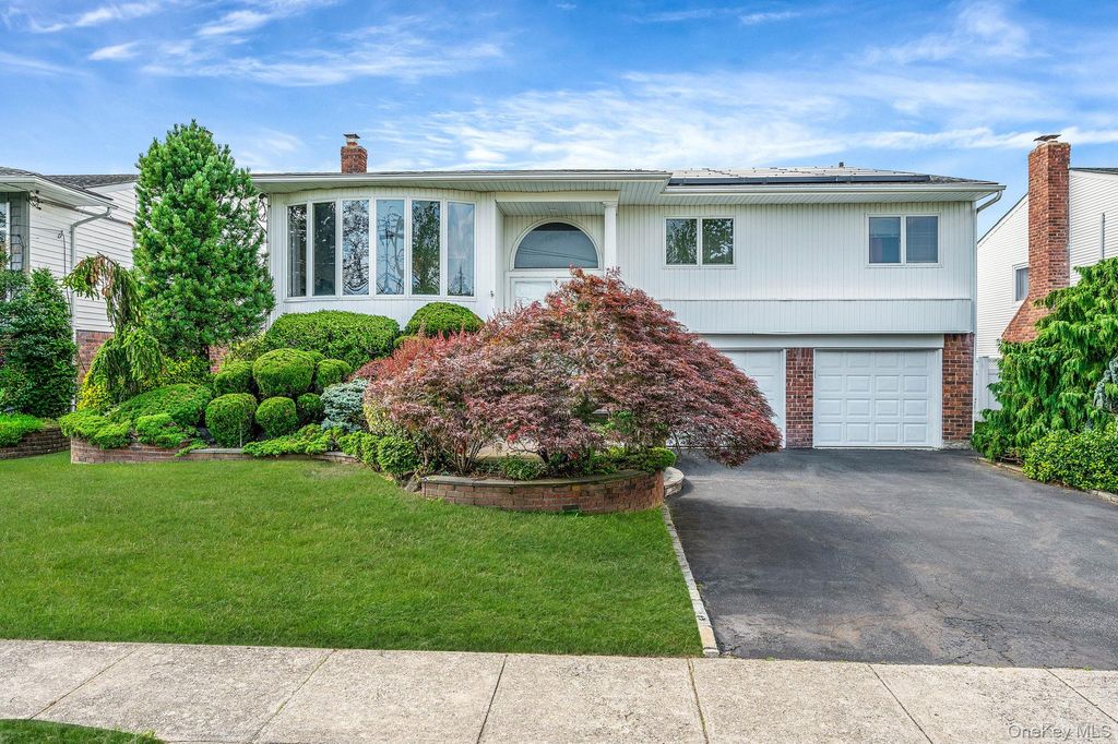 Photo of 3429 Courtney Place, Baldwin, NY 11510 (MLS # 880671)